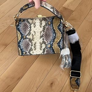 Steve Madden bkween multi box xbody